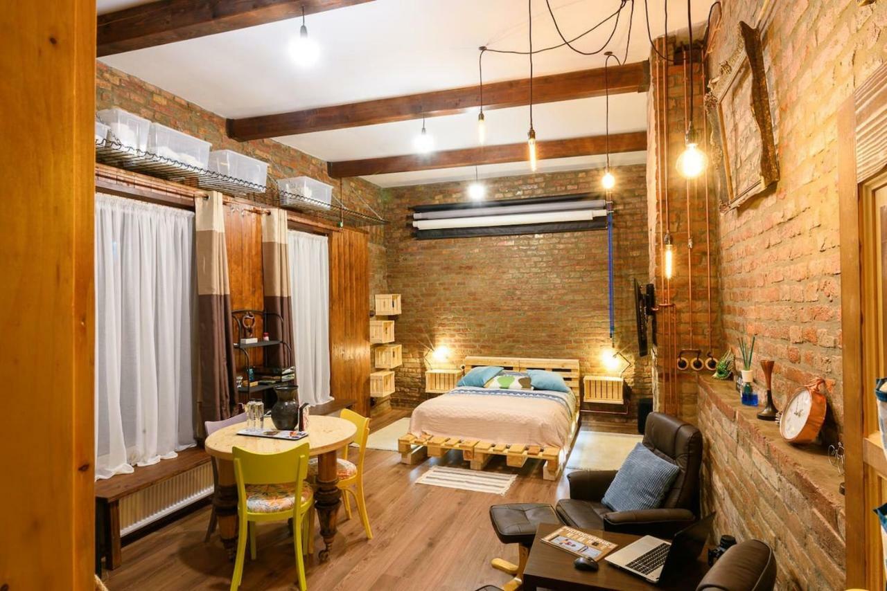 Studio V - Industrial & Original - Old Town Apartment Cluj-Napoca Exterior photo